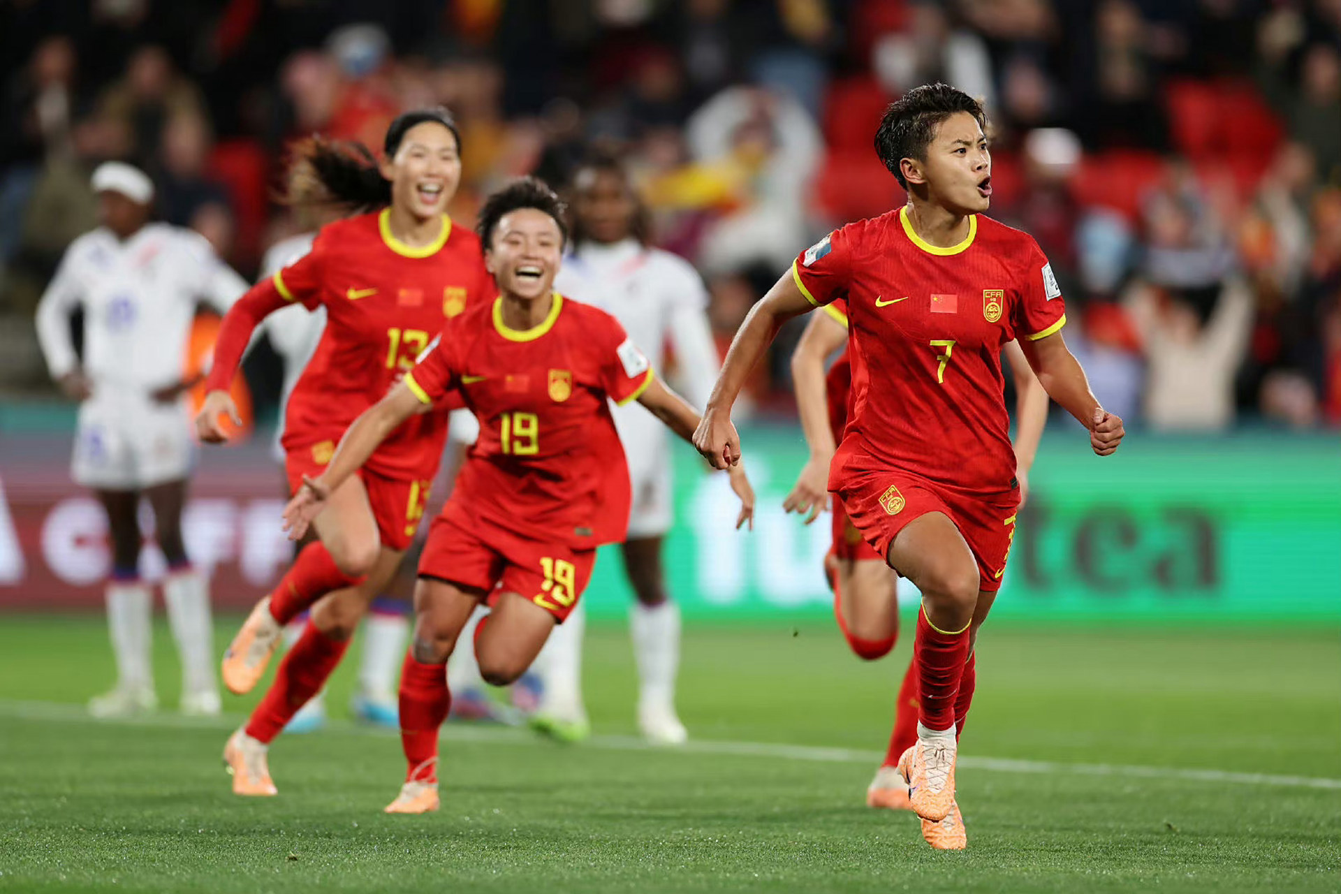 中国女足明星球员在赛场上大放异彩是真的吗 中国女足明星球员在赛场上大放异彩是真的吗